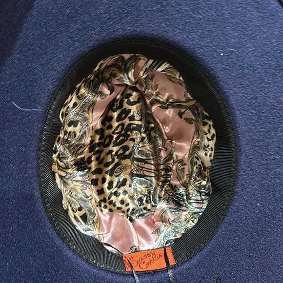 New. Absolutely gorgeous adjustable hat. So much detailing  display picture 3
